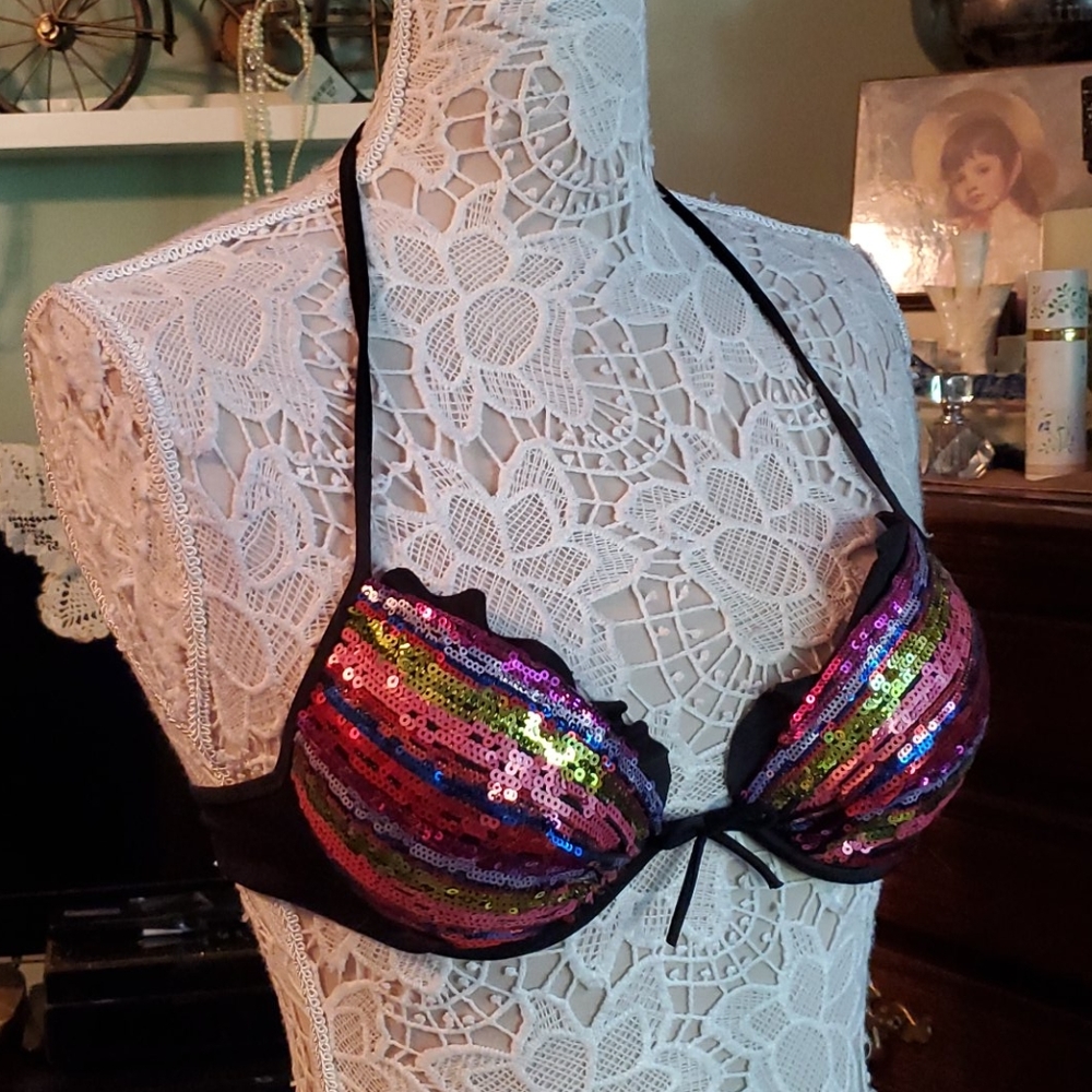 A Sexy Statement 34A